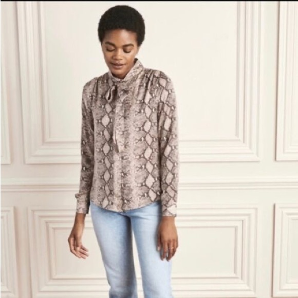 Stella and Dot Lady Boss Top snake print size small - Picture 10 of 10